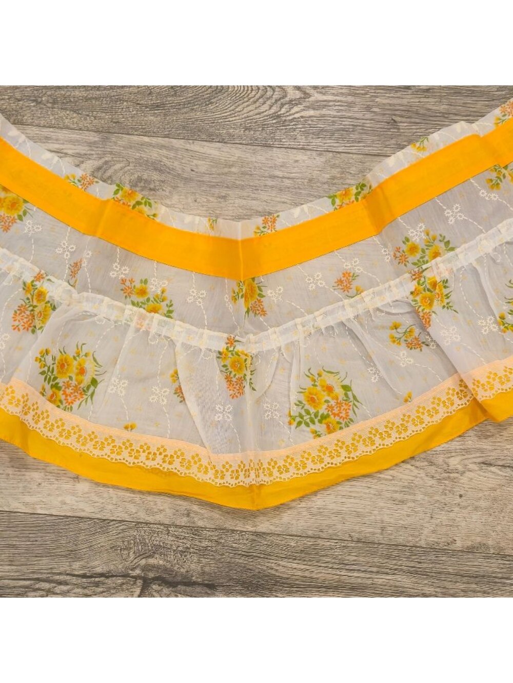 MCM Window Valance NOS Yellow Floral Sheer Lace Mid Century Cottage Curtain 50x1